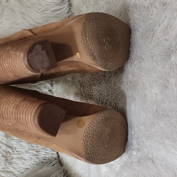 VINCE CAMUTO HADLEY BOOTS - Picture 6 of 10